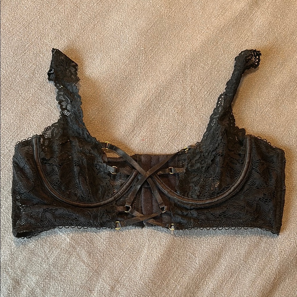 Frederick's of Hollywood Black Lace Balconette Bra